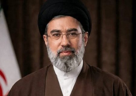 پیام مهم رهبر معظم انقلاب: از نقاط مورد اختلاف صرف‌نظر کنید تا وحدت ملت خدشه‌دار نشود