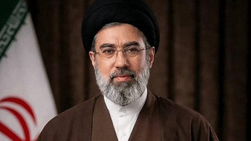 پیام مهم رهبر معظم انقلاب: از نقاط مورد اختلاف صرف‌نظر کنید تا وحدت ملت خدشه‌دار نشود